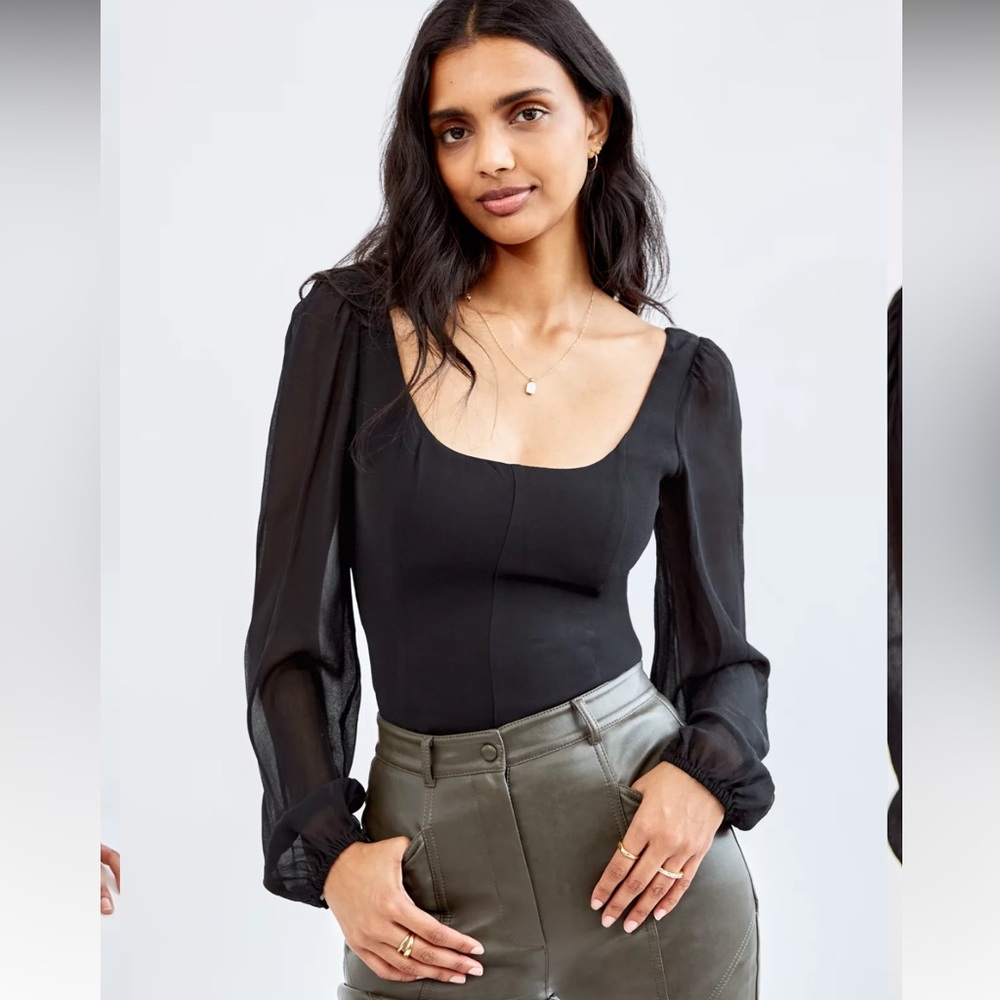 Aritzia Wilfred Grace top